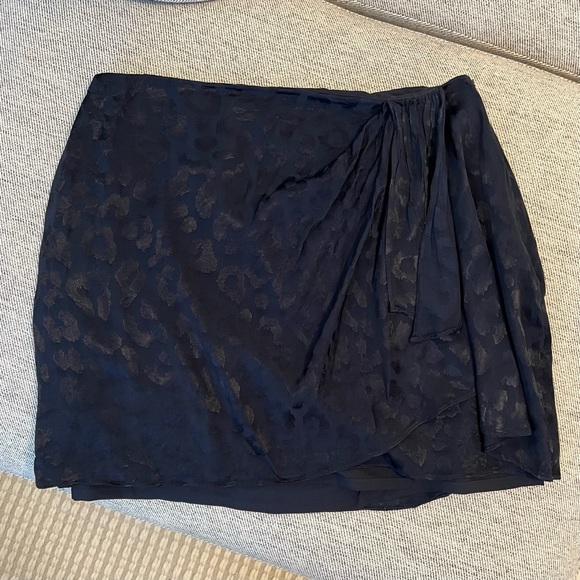 High Waisted Leopard Jacquard Mini Skirt | Express - Picture 6 of 9